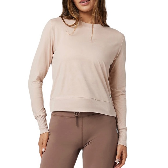 Vuori Tops - NWT VUORI Daydream Crew Long Sleeve in Rosewater Heather